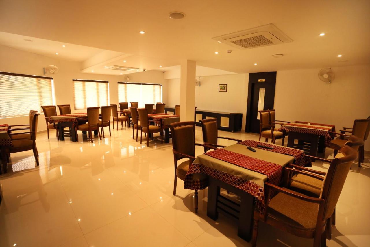 Loveland Residency Kochi Exterior foto