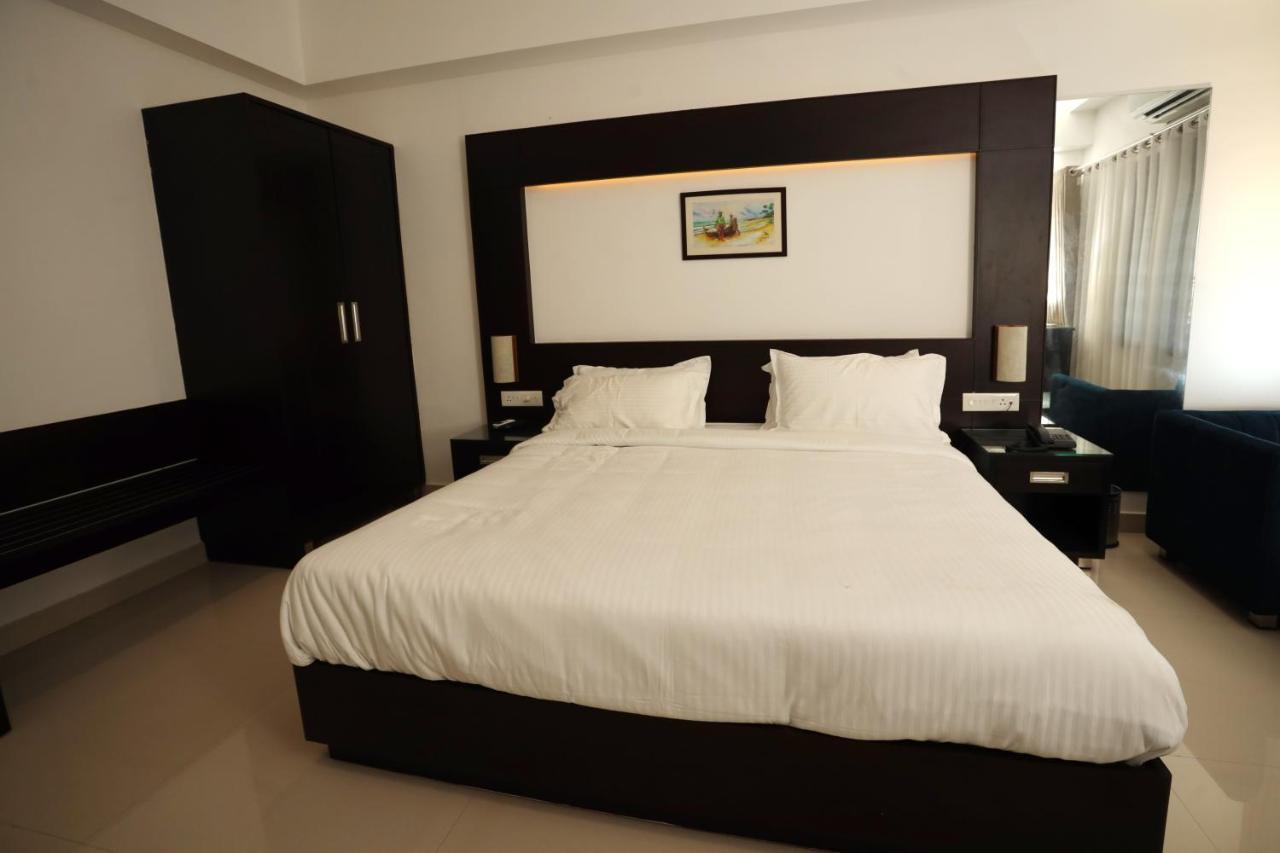 Loveland Residency Kochi Exterior foto