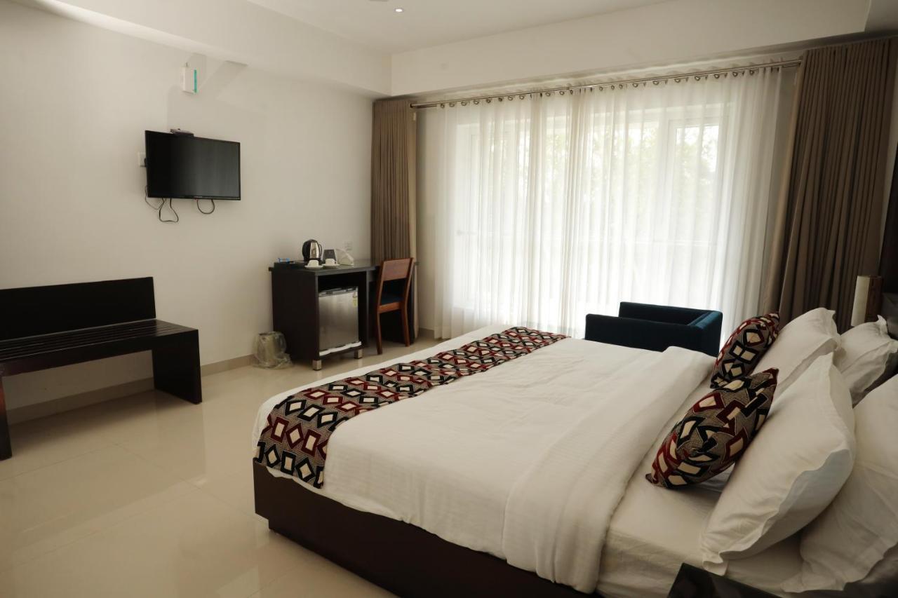 Loveland Residency Kochi Exterior foto